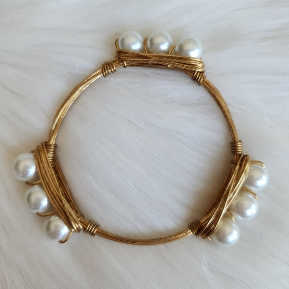 Gold wire wrapped pearl bangle bracelet - Picture 2 of 3